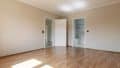 Schlafzimmer mit Blick ins Wannenbad