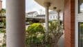 Eingangsbereich mit Blick zum Carport