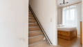Treppenaufgang zur OG-Wohnung